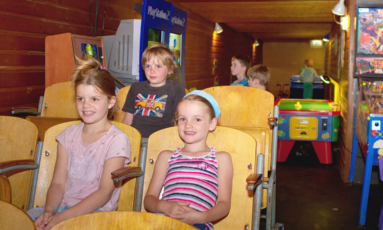 Indoor speelhol voor de kinderen bij slecht weer